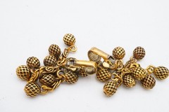 Vintage Clip On Earrings Gold Tone Textured Ball Z3