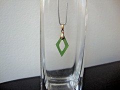 VTG 1970s HANDMADE GREEN JADE FENG SHUI DIAMOND YELLOW GOLD FILLED CHARM/PENDANT