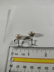 Vintage Earrings Imitation Pearl Metal Screw Back Stud Earing’s