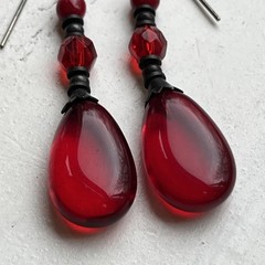 Vintage Red Glass Teardrop Cabochon & Faceted Dangle Drop Pierced Earrings