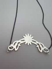 Vintage Goldtone and Silvertone Flower Necklace/Earrings Set