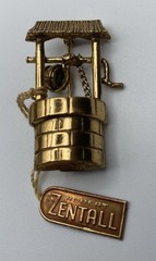 Vintage Robert Zentall Goldtone Wishing Well Brooch Pin With Attached Tag
