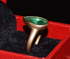GIA CERTIFIED 5.25CT NATURAL EMERALD SOLID 18K GOLD SCULPTURAL BEZEL DESIGN RING