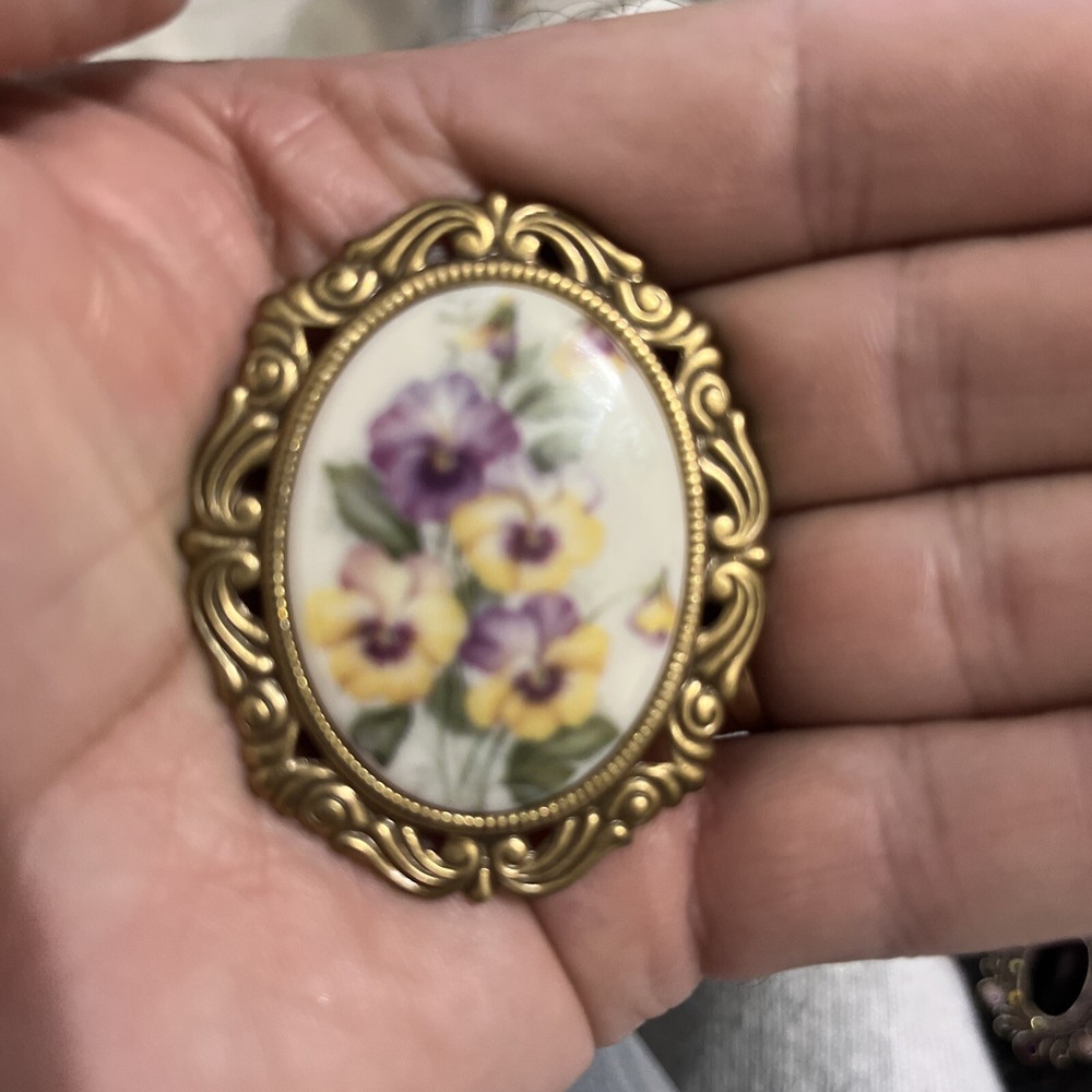 vintage pin brooch estate milk glass lavender yellow pansy patel gold oveal
