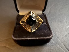 Vtg RETRO Mid-Century Brass Gold Tone Black Glass Rhinestone Ring Sz 10 Womens