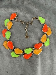 Vintage Thermoset Leaf Necklace Neon Green Red Gold Tone 14”