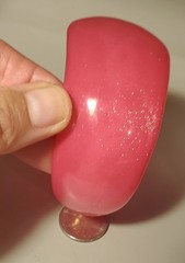 Hot Pink Glitter 1970’s/80’s Wide Lucite Chunky Wavy Bangle Bracelet