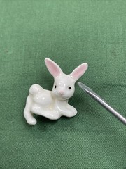 Beachstone Vintage Ceramic Bunny Rabbit Brooch White Unisex Adults *Repaired Ear