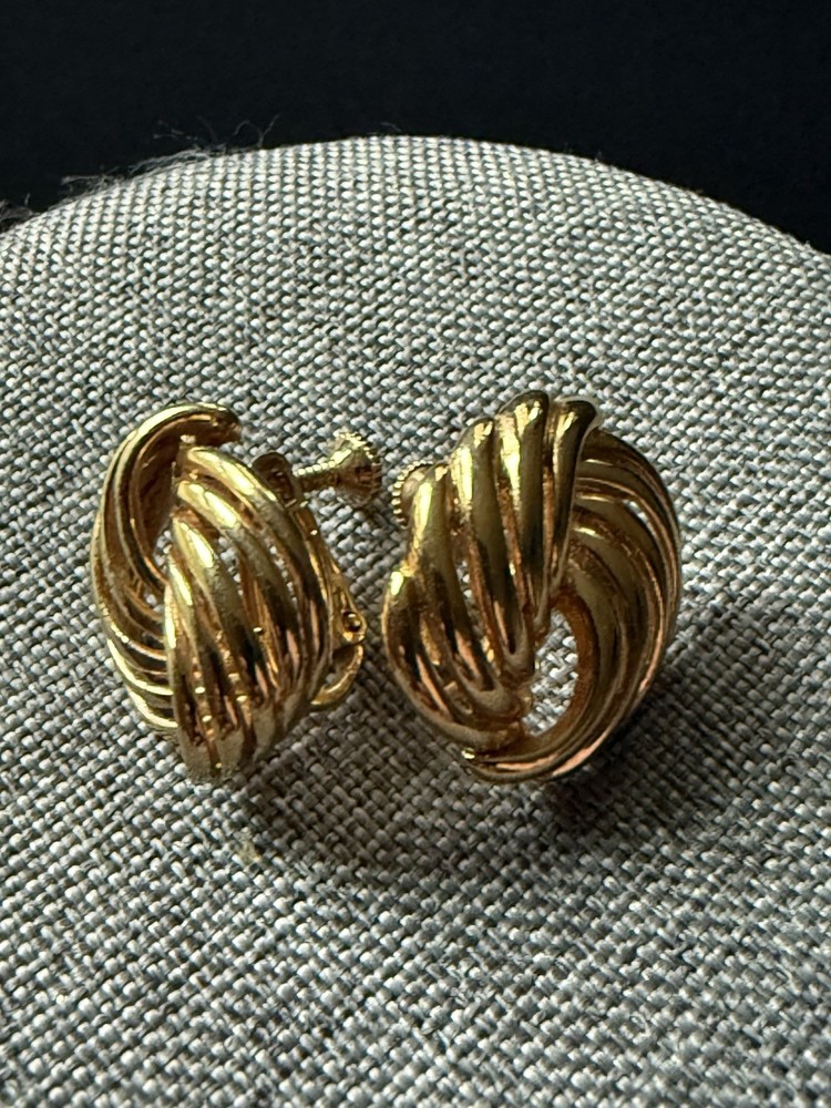 Napier Swirl Screwback Earrings Gold Tone Vintage Retro Career Classic Capsule