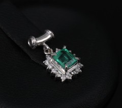 Fine Vintage 0.47 Colombian Emerald & 0.16 Diamond Platinum Pendant 2.0 Grams