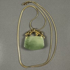 Vintage Necklace Pendant Green Acrylic Gold Tone Panther Cat 30″ Purse