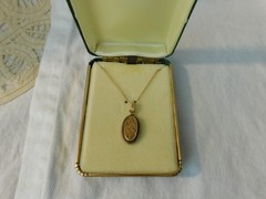 Vintage 12K Gold filled Pendant Necklace in original box