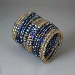 Black Friday Beaded Iridescent Bracelet VTG 1970/80s. Retro Wrap-around sparkle