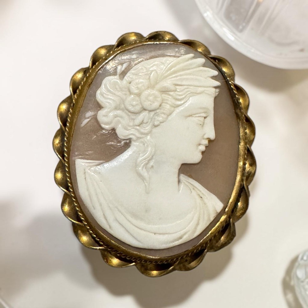 Vtg Antique Gold Tone Carved Shell Cameo Brooch Pendant Estate