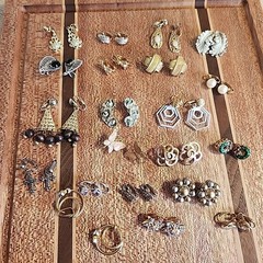 Vintage Earrings Multicolor Clip-on Bundle Of 21 Unmarked Mixed Materials *read