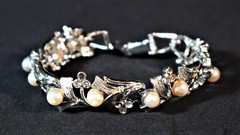 Vintage STAR! Thermoset Leaf Rhinestone/Pearls Bracelet ~ Clip-on Earrings Set