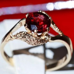 14k yellow gold ring 1.00ct Bohemian garnet sz 6 solitaire vintage 2.40g N3159