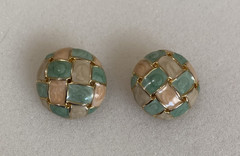 Vintage Button Earrings Pastel Pink & Green Gold Tone Woven Pattern Clip On E23
