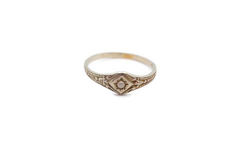 Vintage 10k White Gold Pearl Childs Ring Size 0.5