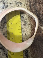 VINTAGE BLUSH PINK CONCH PEARL SHELL CARVED SLICE ASYMMETRICAL BANGLE BRACELET