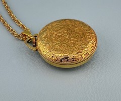 Vintage Lucerne Watch Pendant Necklace Gold Tone Floral Etched Ornate 24″ READ
