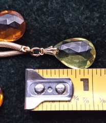 Vtg Sarah Coventry Gold-tone Amber Peridot Green Lucite Teardrops 16″ Necklace