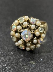 vintage ring size 7 faux pearls adjusts estate jewelry Some Band Wear