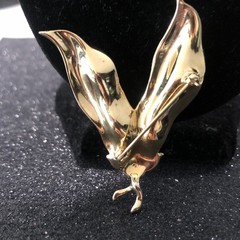 Very Rare vintage ￼Jomaz, for Joseph Mazer, Two Peas in a Pod brooch