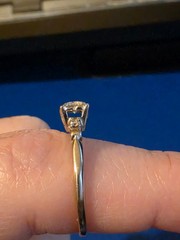 14K WHITE GOLD DIAMOND RING SIZE 7.25, WEIGHT 2.0G