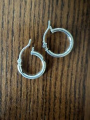 Beautiful Click Hoop earrings With 0.5” Diameter,sterling silver New 2mm