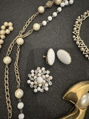 Vintage Estate Costume Jewelry Lot! Brooches and more!