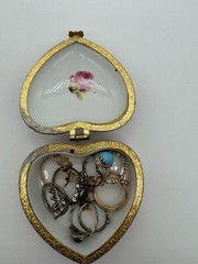 Vintage Estate Custom Jewelry Ring Lot, 8 Rings With Heart Shape Case