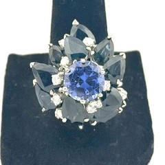 VINTAGE 1960’S 0.60 CTW DIAMOND + 11 CTW SAPPHIRE RING – 18K YG 14.74 GRAMS