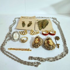 Mixed Lot Vintage Earrings, Brooches, Necklaces, Rings Some Hallmarked *Wearable