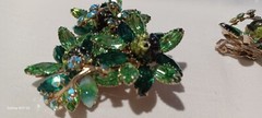 Vntg D&E Juliana Brooch Green Navettes,Rhinestones,Poured Stones Marked by Style