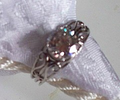 NEW VTG Women’s 10KWG Ring W/ Round Cut Clear CZ 2.0 CTTW Size 7 – G8