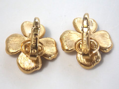 CROWN TRIFARI VTG. GOLD TONE DOGWOOD FLOWERS CLIP ON EARRINGS 1955-1969