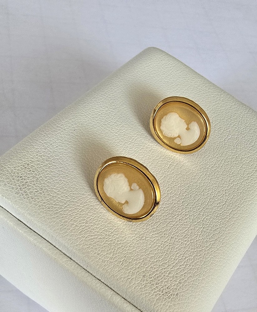Vtg 80’s NOS Gold Tone Cameo Gibson Girl Earrings High Quality Made in USA New