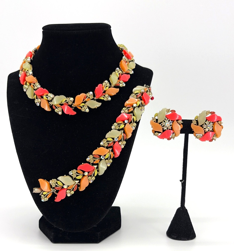 LISNER Thermoset Necklace Bracelet Earrings Set Cream/Salmon/Peach & AB Clusters