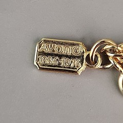 Vintage Avon Bicentennial Coin Necklace Lady Liberty 1976 Gold Tone 28″