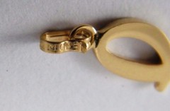 (16) MONET SIGNED ~ GOLD TONE LETTER PENDANTS ~ W, J, I, h, O, & Q