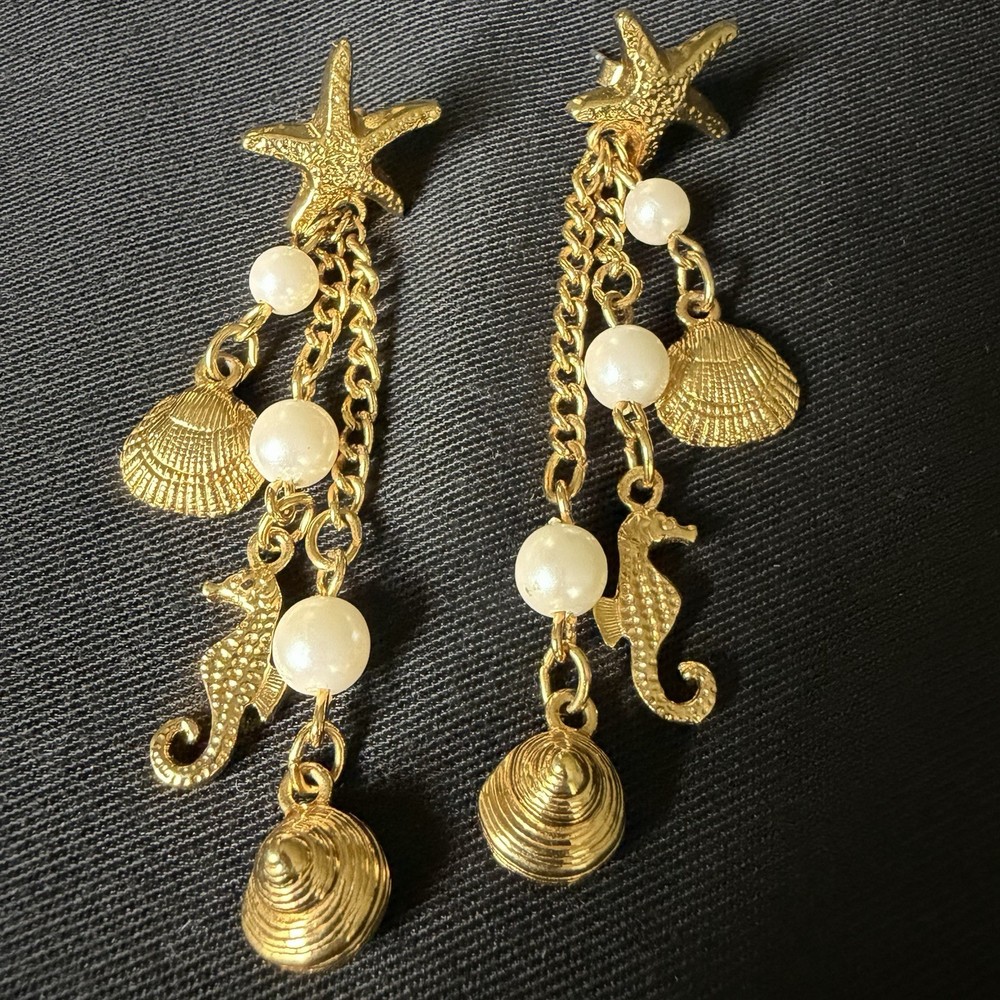 Vintage Avon Gold Toned Starfish Earrings Dangle Chains With Seahorse & Shells