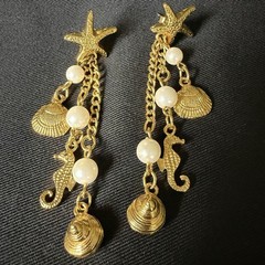 Vintage Avon Gold Toned Starfish Earrings Dangle Chains With Seahorse & Shells