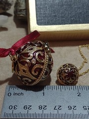 Monet 2008 Keepsake Jewel Box w/Star Ball Charm Pendent Necklace Gold -Tone Red