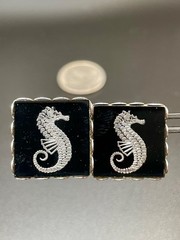 Vintage Seahorse Black Glass Intaglio Cufflinks Silver Tone Scalloped Bezel MCM