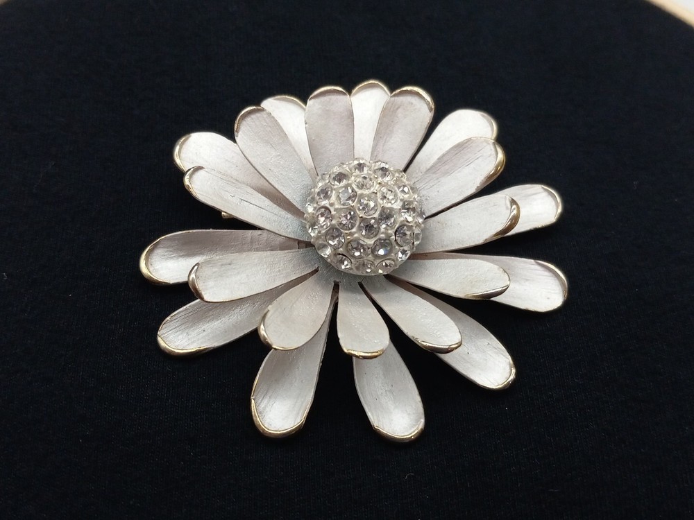 Mid-century GoldTone White Enamel Clear Pave crystals 3D Floral Design Brooch