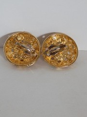 Vintage Round Gold Tone Multicolor Rhinestone ClipOn Earrings 1.25in Faux Pearl