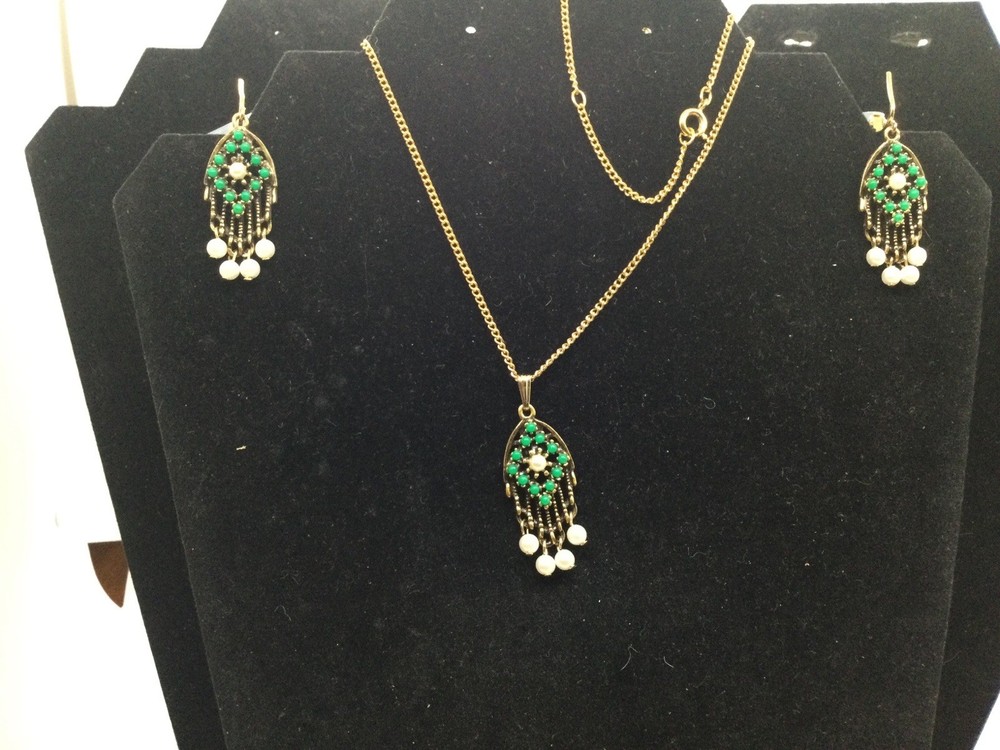 Sarah Coventry 1968 Heirloom Treasures Set