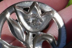 Vintage Designer CORO Sterling Silver Open-Work Flower Designed Brooch – 17.4g.