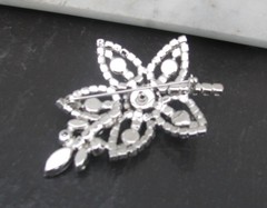 Beautiful Vintage Clear Rhinestone Prong Set Leaf Brooch Pin